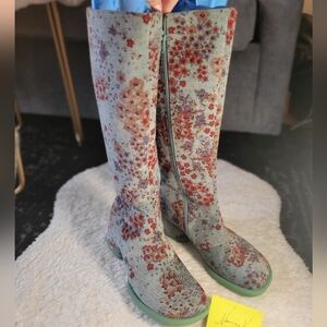 (Sold) Fluevog Lupita Thrillvogs